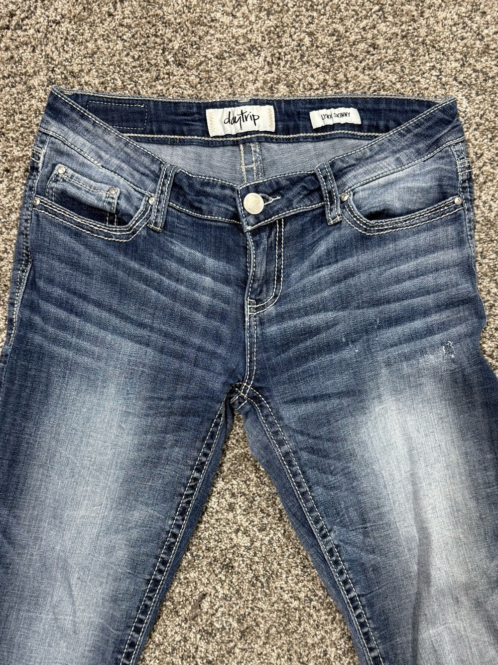 Daytrip Women's Blue Skinny Jeans - Faded Wash